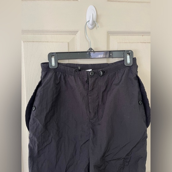 Aritzia TNA Black Relaxed Fit Lightweight Drawsyting Elastic Waist Pockets - Picture 2 of 6